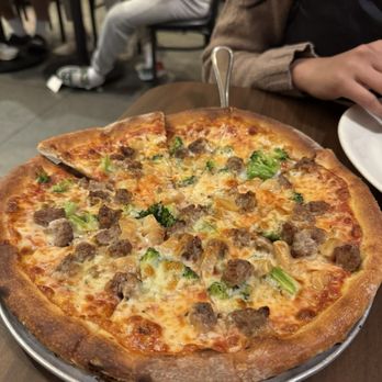 Amici's East Coast Pizzeria - Pizza Near Me - Menlo Park, California