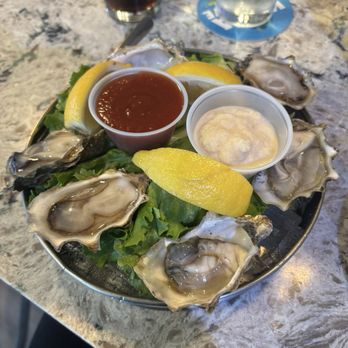 The Crabby Oyster - Oysters! - Seafood Near Me - Seaside, Oregon