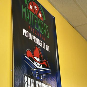 Mattenga's Pizzeria 46 HW New Braunfels - Pizza Near Me - New Braunfels, Texas