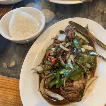 Yaya's Cookbook - Basil beef stir fry - Asian Fusion Near Me - Henrico, Virginia Yaya's Cookbook - Basil beef stir fry - Asian Fusion Near Me - Henrico, Virginia