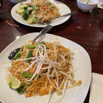 Bangkok Golden - pad thai - Thai Near Me - Fort Washington, Maryland