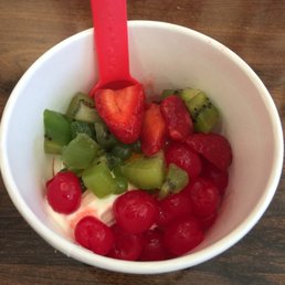 Yes, there is a little fro-yo under all that fruit! Yes, there is a little fro-yo under all that fruit!