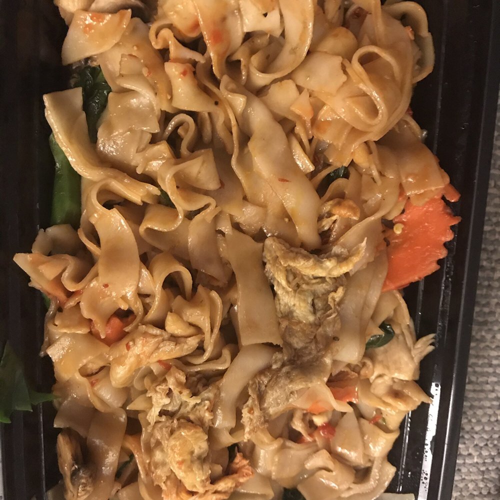 Monark Asian Bistro - No flavor, no sauce, no chicken, no broccoli in pad see yew absolutely disgusting. - Chinese Near Me - Riverside, California Monark Asian Bistro - No flavor, no sauce, no chicken, no broccoli in pad see yew absolutely disgusting. - Chinese Near Me - Riverside, California