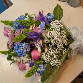 The Waters Edge Flowers - Gorgeous - Florists Near Me - Newport, Rhode Island