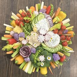 earth & grAZe - Stunningly beautiful, this crudités board is sure to please!