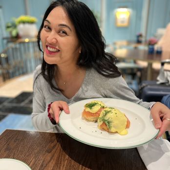 Sadelle's - Salmon Benedict - Breakfast & Brunch Near Me - Las Vegas, Nevada