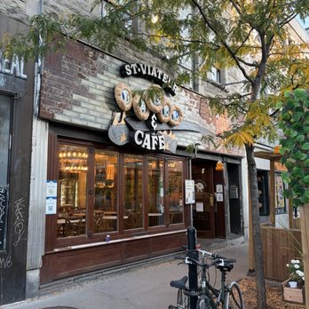 St-Viateur Bagel - Storefront - Bagels Near Me - Saint-Laurent, Quebec St-Viateur Bagel - Storefront - Bagels Near Me - Saint-Laurent, Quebec