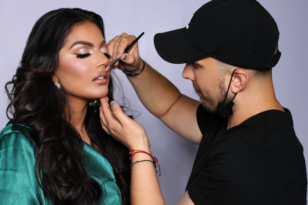 Axel Makeup Academy Logo
