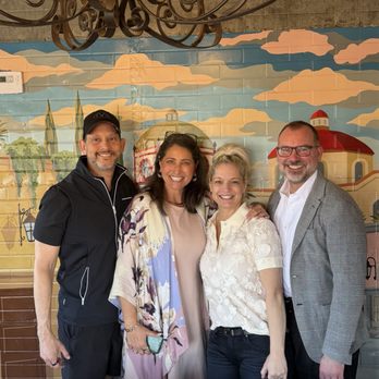 Los Sombreros - Friends - Mexican Near Me - Scottsdale, Arizona