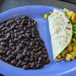 Shrimp taco with mango salsa
