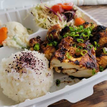 Dell's Kitchen and Bakery - Cauliflower Kalbi   Always looking for a healthy fresh lunch and this is pretty awesome! - Asian Fusion Near Me - Honolulu, Hawaii