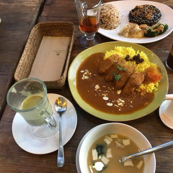 VegiOasis - Matcha Latte, Miso Soup, Rooibos Tea, Crispy Chick'n Tenders Curry, Grilled Meatless Teriyaki Hamburger Steak Combo Meal - Vegan Near Me - Huntington Beach, California