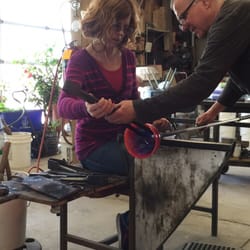 Popelka Glass Arts - Making a bowl.