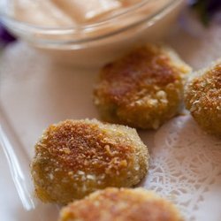 Robin Howe Catering - Mini crab Cakes with lemon chili aioli