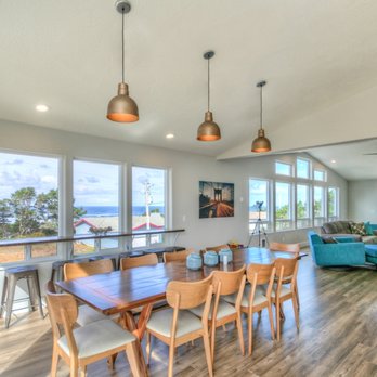 Owlhaven Vacation Rental - Great room has ocean views and dining area has seating for 16. - Vacation Rentals Near Me - Waldport, Idaho Owlhaven Vacation Rental - Great room has ocean views and dining area has seating for 16. - Vacation Rentals Near Me - Waldport, Idaho