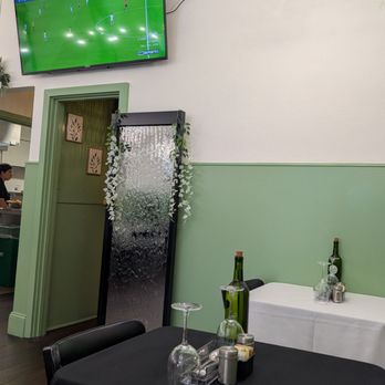 Oasis Fusion Kitchen - cute interior - Waffles Near Me - San Francisco, California Oasis Fusion Kitchen - cute interior - Waffles Near Me - San Francisco, California