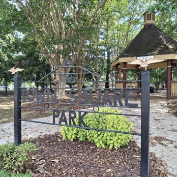 Town Square Park - Parks Near Me - Hattiesburg, Mississippi Town Square Park - Parks Near Me - Hattiesburg, Mississippi