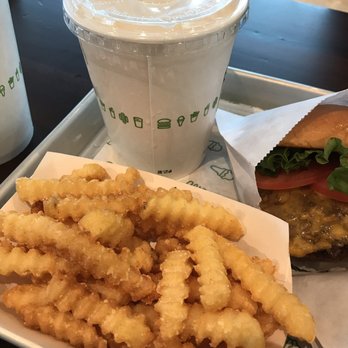 Shake Shack Vernon Hills - Fried were good - Fast Food Near Me - Vernon Hills, Illinois