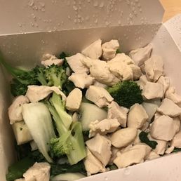 Steamed chicken and broccoli