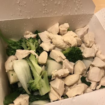 King Yen Restaurant - Steamed chicken and broccoli - Chinese Near Me - Berkeley, California