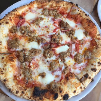 District - Oakland - Pizza at happy hour - Wine Bars Near Me - Oakland, California
