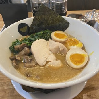 Silverlake Ramen - The Garlic Truffle with chicken - Ramen Near Me - Atlanta, Georgia Silverlake Ramen - The Garlic Truffle with chicken - Ramen Near Me - Atlanta, Georgia