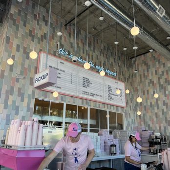 Magic Donuts & Coffee - Super cute interior - Donuts Near Me - San Francisco, California