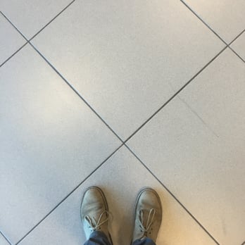 Aeroporto de Lisboa - LIS - 0/10 - Europe is really lacking in its airportcarpet game. - Airports Near Me - Lisbon, 11 Aeroporto de Lisboa - LIS - 0/10 - Europe is really lacking in its airportcarpet game. - Airports Near Me - Lisbon, 11