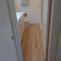 Bathroom flooring vinyl