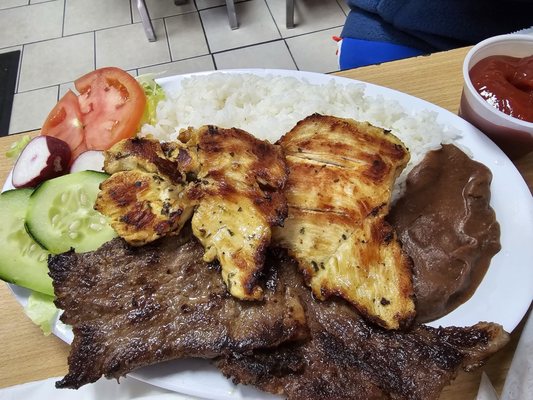 La Cabaña Salvadoreña by null