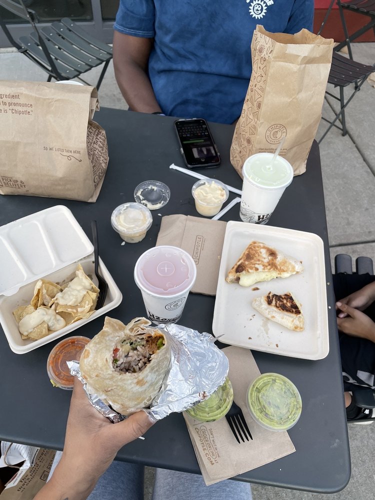 CHIPOTLE MEXICAN GRILL Updated October 2024 45 Reviews 501 W 4th