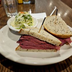 Nate'n Al's - Pastrami Sandwich with Cole Slaw