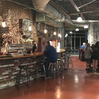 Dry Ground Brewing Company - Pubs Near Me - Paducah, Kentucky Dry Ground Brewing Company - Pubs Near Me - Paducah, Kentucky