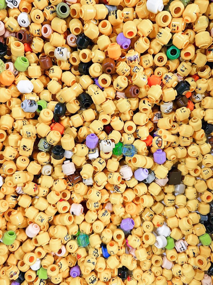 BRICKS & MINIFIGS EUGENE Updated September 2024 17 Photos & 19