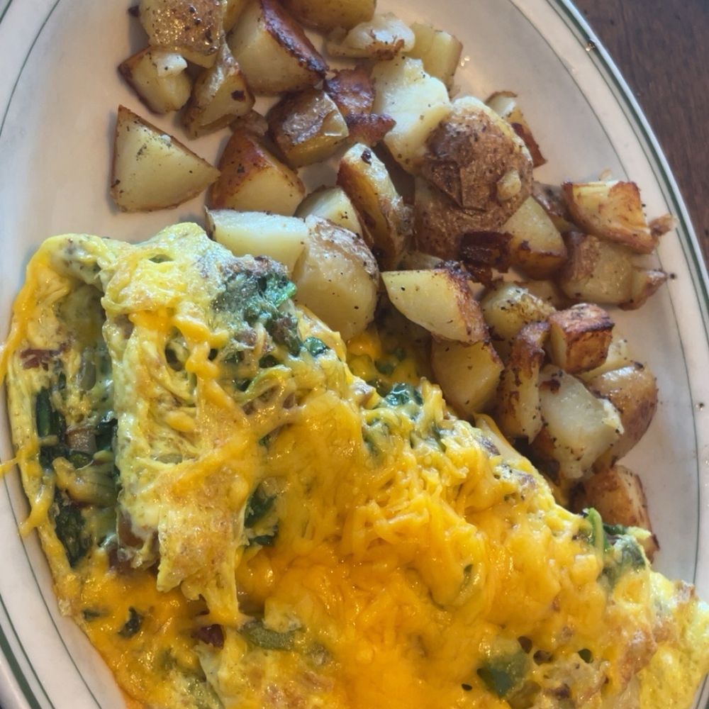 Davidson's - Make Your Own Omelet. Food arrival photo! Onions, spinach, peppers, cheese sausage in my omelette. - American Near Me - Tigard, Oregon