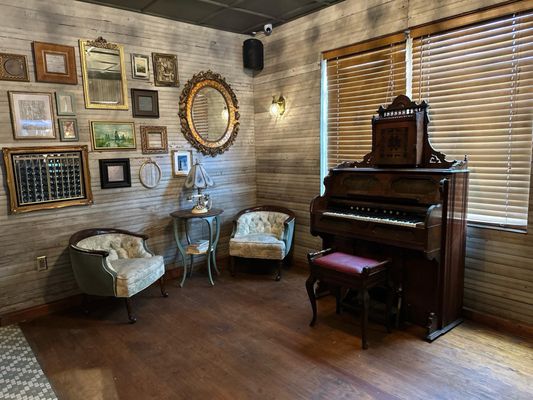 River House Wine & Bar by null