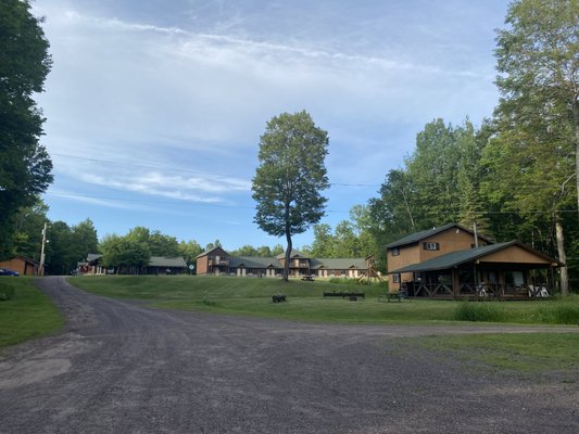 Root Cellar Resort and Dining by null