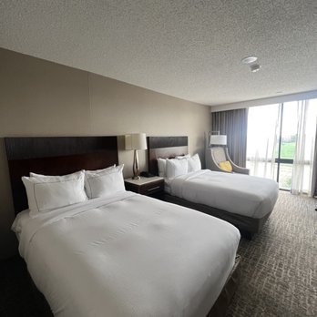 Hilton Fort Collins - Room - Hotels Near Me - Fort Collins, Colorado
