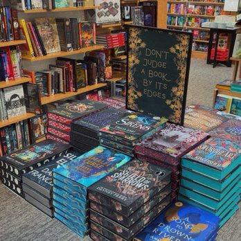 Barnes & Noble - Bookstores Near Me - Brentwood, California