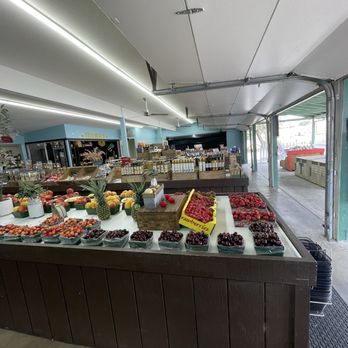 Pacheco Pass Farmers Market - Inside the market - Fruits & Veggies Near Me - Gilroy, California Pacheco Pass Farmers Market - Inside the market - Fruits & Veggies Near Me - Gilroy, California