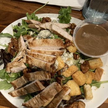 Oggi's Vista - Balsamic chicken Salad with croutons added. - Pizza Near Me - Vista, California