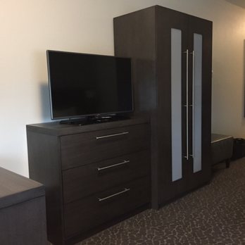 Oxford Suites Bellingham - Dresser and tv - Hotels Near Me - Bellingham, Washington Oxford Suites Bellingham - Dresser and tv - Hotels Near Me - Bellingham, Washington