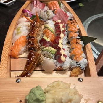 Icho Izakaya - M9. Deluxe Sushi Boat Plate - Japanese Near Me - Temple City, California