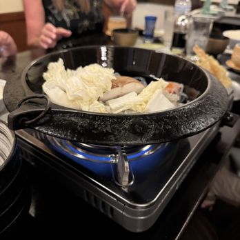 Yoshitsune Restaurant - Sukiyaki - Japanese Near Me - Honolulu, Hawaii