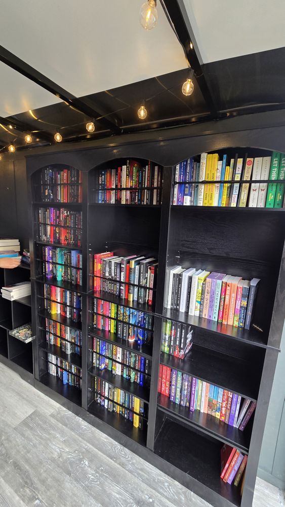 Dark Hearts Books Logo