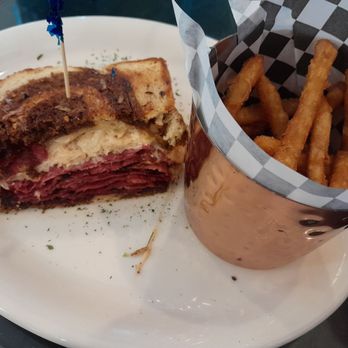 Bella Vita Bistro - Reuben with the yummy fries - American Near Me - Carson City, Nevada
