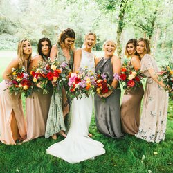 Wandering Blooms Events - Bride and her bridesmaids