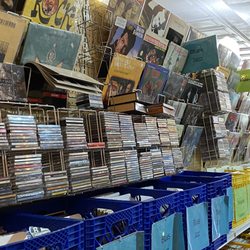 The Carlisle Antique Mall - Great record and cd selection!