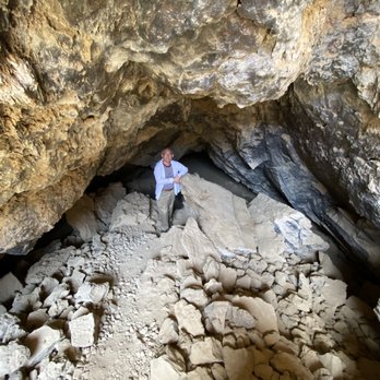 Mojave Lava Tubes - Hiking Near Me - Baker, California