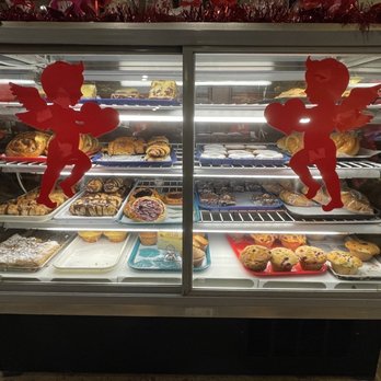 Twin Pines Diner Restaurant - Baked goods - made on the premises - Diners Near Me - East Haven, Connecticut Twin Pines Diner Restaurant - Baked goods - made on the premises - Diners Near Me - East Haven, Connecticut